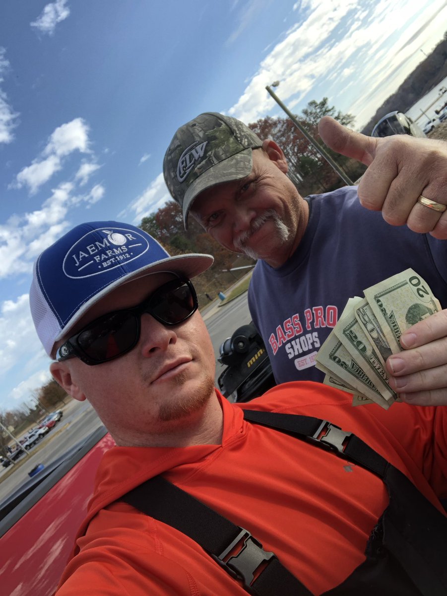 Mathis_Strength's tweet photo. 2019 Roper Pump Thanksgiving Tournament Champs! #TeamMathis https://t.co/SUcqgAgbjW