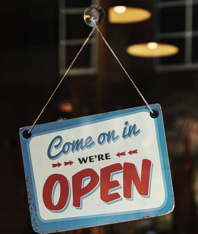 Happy Small Business Saturday! We invite you to Hammondsport today to shop small and to support our local small businesses! Game cards are available at the Visitor Center (47 Shethar Street) and highlight all of our participating member's promotions for … ift.tt/2L9e7Bq