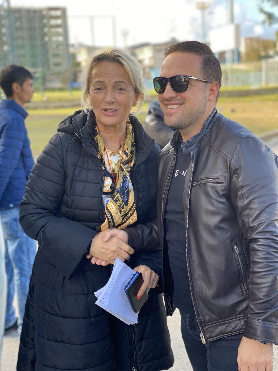 EndriHaxhiu's tweet photo. 😍 DPSHTRR & Task Forca e Transportit Rrugor sapo evakuoi 10 familje👉prej 56 banorësh nga Durrësi drejt Kosovës në ambjente të sigurta!🤗🙏🏻 🇦🇱👐🇽🇰
👏👏 Operatorëve të transportit 🚌 për suportin në këto ditë të vështira
#Dpshtrr #TaskForca #MIE #SëBashku #Solidarizim https://t.co/2VTcmsRS5S