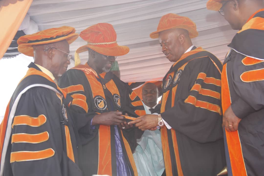 EnduranceJohns9's tweet photo. Ongoing!!!
"Ritman University is a product of God's creation which was materialised by the vision of Senator Ibok Essien years ago."
---- Sir, Effiong Daniel Afiakure Ikpoto Oro while speaking at the maiden convocation of Ritman University.
#RitmanUniversityConvocation https://t.co/ZAILYMgL3D