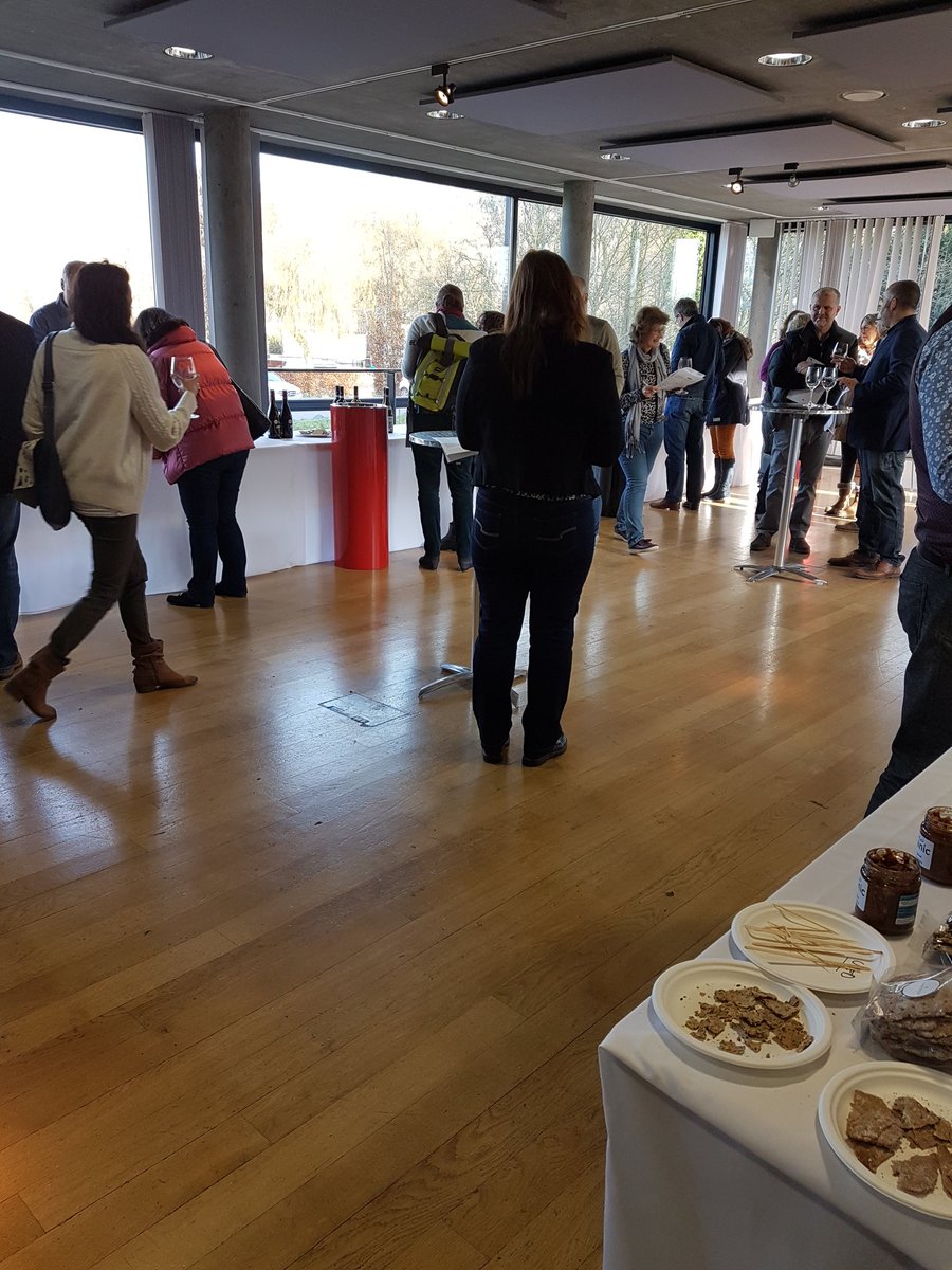 PeterAHayes_pah's tweet photo. @VintageRootsLtd Impressive spread of organic wines, and cheese, tasting event, at @river_rowing museum, HoT, with a great crew.#OpenTill5 #Saturday30 #GetThere @LoveHenleyInfo @henleyherald @henleylife_ @henleystandard https://t.co/v3VVkzzLv2