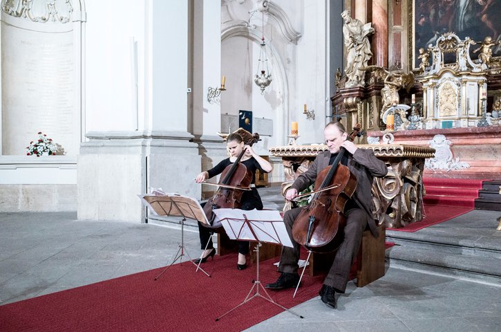 Brikcius's tweet photo. 💯#Cello Concert 🎵FESTIVAL BRIKCIUS #KLEIN100
🎻DUO BRIKCIUS [2 Cellists - 2 #Siblings]🇨🇿
Anna @Brikciusova Frantisek @Brikcius
⛪️Military Church #Prague
Photo: A. B. Mihai https://t.co/uclksAlAKd
#FestivalBrikcius #Baroque #Praha #CzechMusic #IrenaKosíková ✡️ #OffenBACH200 https://t.co/cSNaJUaKcC