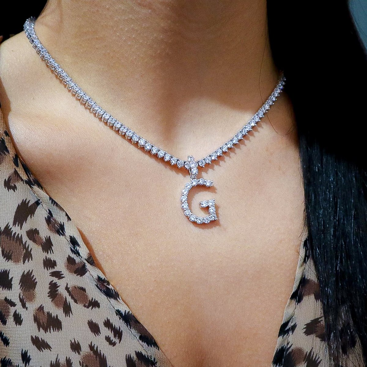 MasterFPL's tweet image. He got me a necklace with my initial on it &amp;amp; i’m in love 😍💖