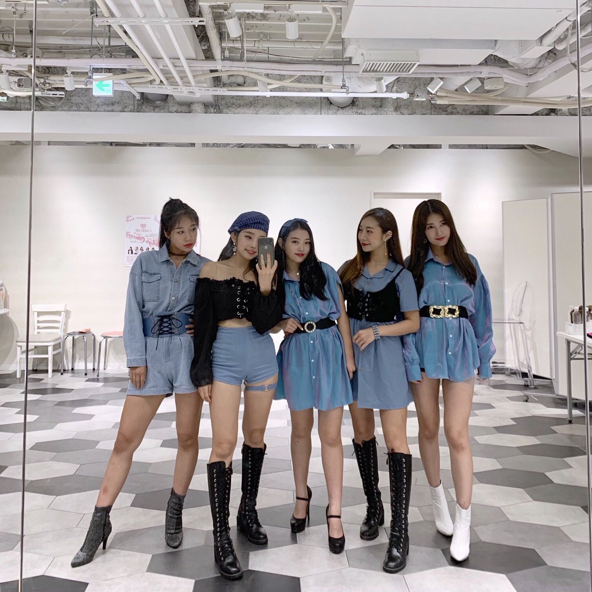 LABELUP_yd's tweet image. 팬분들과 함께 만드는 마지막콘서트!!
내일 의상은 이렇게 정해졌어요
❤️💛💚💙💜
과연 곡리스트는 어떻게 될까요?
궁금한 사람들 내일 다 놀러오기~!~!
마지막날까지 화이팅!! 내일 만나요🥰
#라벨업 #labelup