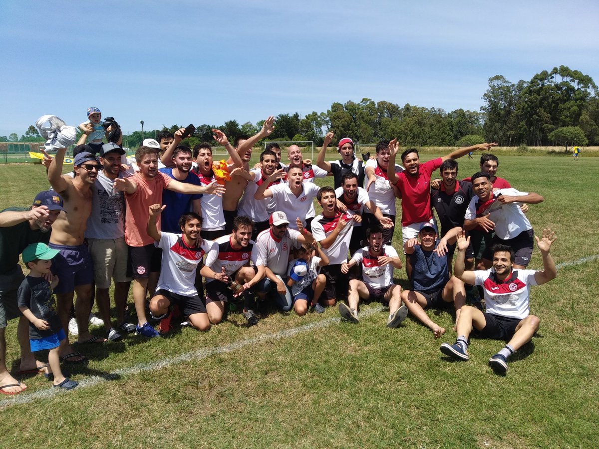 LUD_Oficial's tweet photo. #COPACOMPETENCIA RESERVA @LaBlanqueadaU CAMPEON! https://t.co/e3ipqRRUas
