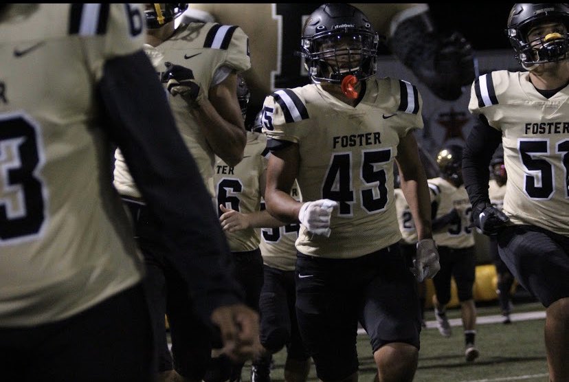 Josh_Valdez_23's tweet photo. Wow, what a ride it’s been. I want to thank all the coaches for pushing me to be the man I am today🖤 I want to say thank you to all my teammates for creating the memories that will won’t be forgotten.✊🏽                   Thank you.🤞🏽🖤@FosterFootball #PTN4L #45signingout✌🏽 https://t.co/Qm6z2fsEw8