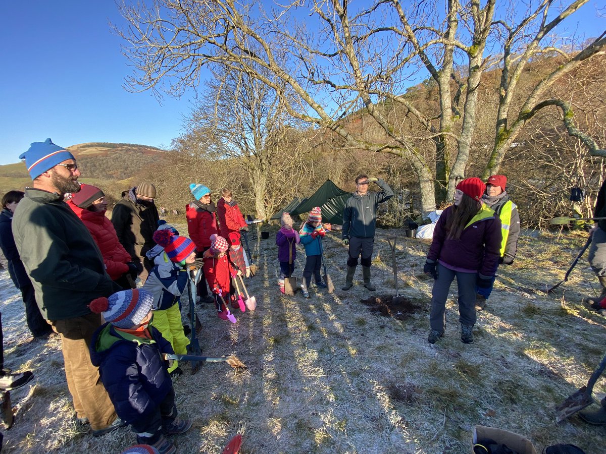 jones_ang's tweet photo. A morning well spent planting 38 oak trees, contributing to the 1700 trees which will be planted in Matterdale. Well done to @UllswaterCic @TreeCouncil @AnotherWay_tw for this fantastic project #floodriskmanagement #biodiversity #fixourfuture #carbonstorage https://t.co/yfuxKtaiyA