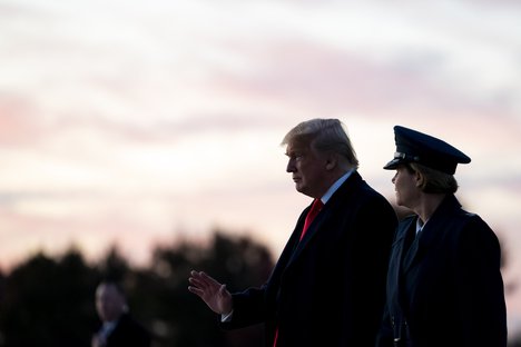 worldnewsdotcom's tweet image. Trump's impeachment choice: Defend or deflect

#TrumpImpeachment #PowerAbuse #HouseIntelligenceCommittee #Ukraine
article.worldnews.com/view/2019/11/3…