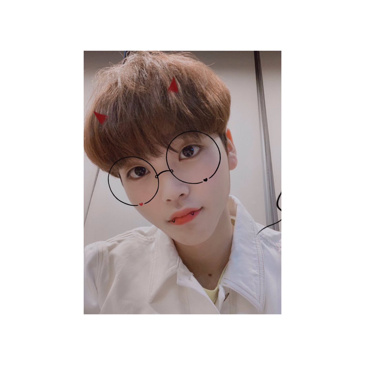 FongXan's tweet photo. Happy birthday to our cutie vitamin Hyeongjun🎂💗우리 귀염둥이 비타민 형준오빠  생일 축하해🎂❤️최선을 다해 즐거운 하루 보내세요😍💘긍정적이고 귀여워하십시오🥰😝   @x1members    @x1official101 
#화이팅💪🏻
#X1🖤
#엑소원🖤
#원잇❤️
#사랑해요💗 https://t.co/Fo20Xvnhjv