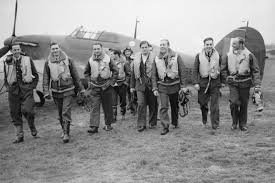 clock1258's tweet photo. Glad you were here in 1940 and I am glad you were here yesterday #LondonBridgeAttack #polishchef https://t.co/NUpZvAAIRW