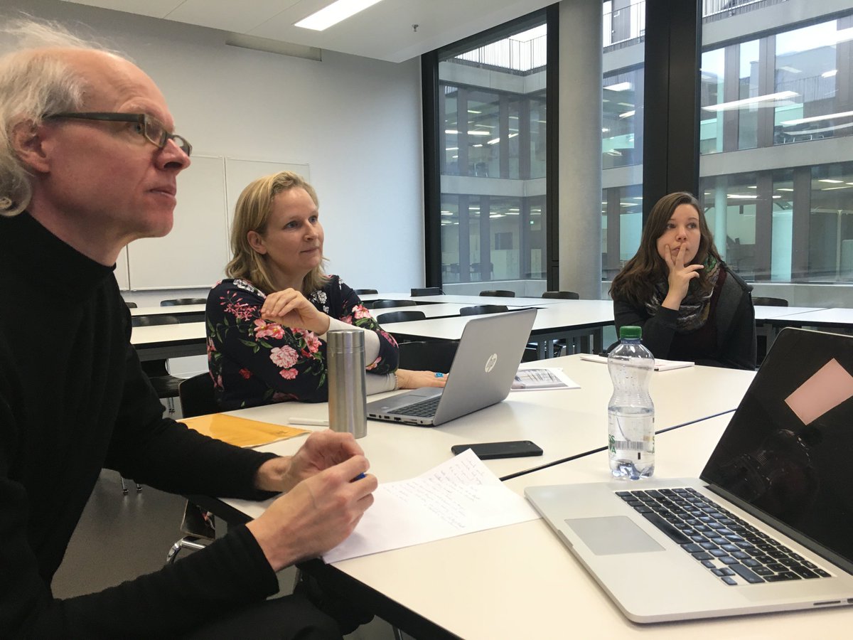 Glückwunsch an Kuverum 11! Ihre Arbeiten wurden gestern  vom Beirat und den Expertinnen gewürdigt. Alle haben mit Bravour bestanden. Mehr zu den einzelnen Projekten hier kuverum.ch/projektliste.p…