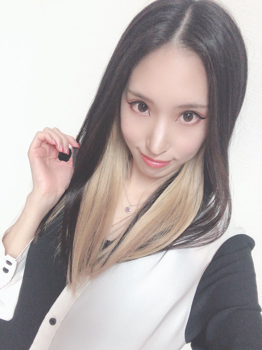 misamisa_0226's tweet photo. PIASUKI今月は #ホロリス シリーズのワンデー、ムースチョコ！
G直径の実寸は前レポのホロリスと同じく12mmほど
フチが黒かと思いきやブラウンで、名前の通りチョコ系なのでとてもナチュラル(*⁰▿⁰*)！
#カラコンぴあ #PIASUKI #カラコン #HOLORIS #カラコンレポ #makeup https://t.co/vX3wCT0Igz