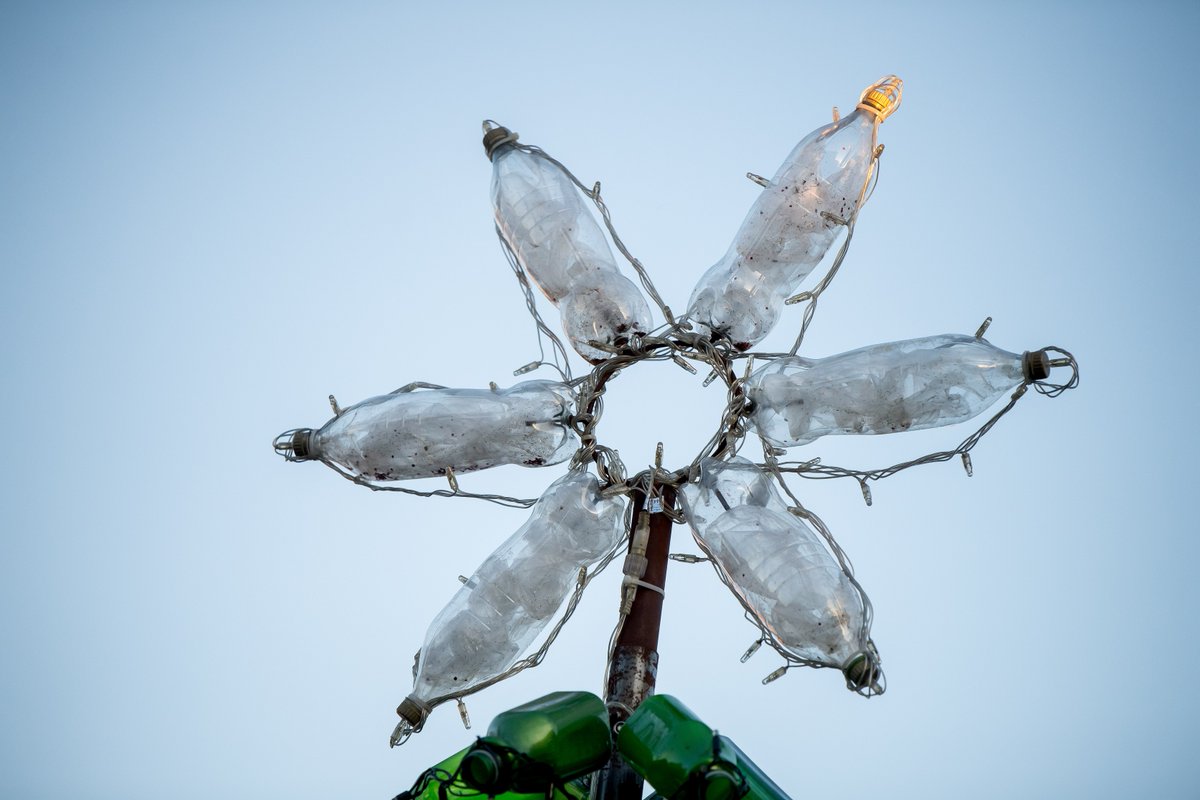 WSrecycles's tweet photo. Don't forget to come and see us at 4.30pm today outside Jack Wills for the switch on our of our beautiful recycled bottle Christmas Tree @ChichesterDC @ChichesterBID @JackWills @Purchases_Chi #Treecycled https://t.co/i8tDEb2pTc
