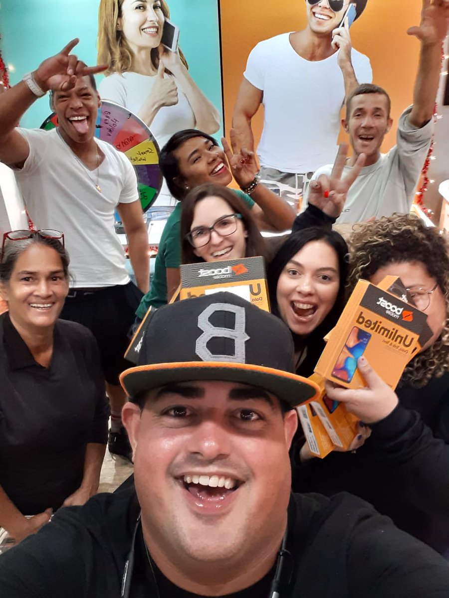 BCellsmart's tweet photo. Nuestro equipo de Cellsmart San Juan 1 Norte que fue parte del Top 20+ "Black Friday" Activation Club.
Hoy seguimos!!!!!!!!
@mschwager3
@Elisamuel_Boost @josecar70060803 @carlosboostpr @se_rsm  #southeast #BlackFriday2019 #TeamCellsmart https://t.co/mfIp9JuBwR