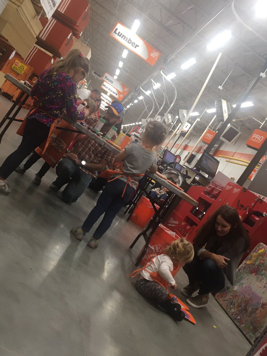 We have our elf hunters, Santa’s helper and kids workshop in full swing this morning!!   #tistheseason <a href="/robertkirkham26/">Rob Kirkham</a> <a href="/KellyP0743/">Kelly Peels (Stephens)</a> <a href="/KellyWhaley13/">Kelly</a> <a href="/MrKevinGreen/">Kevin Green</a> <a href="/Sutherngalfl/">Donna replogle</a>