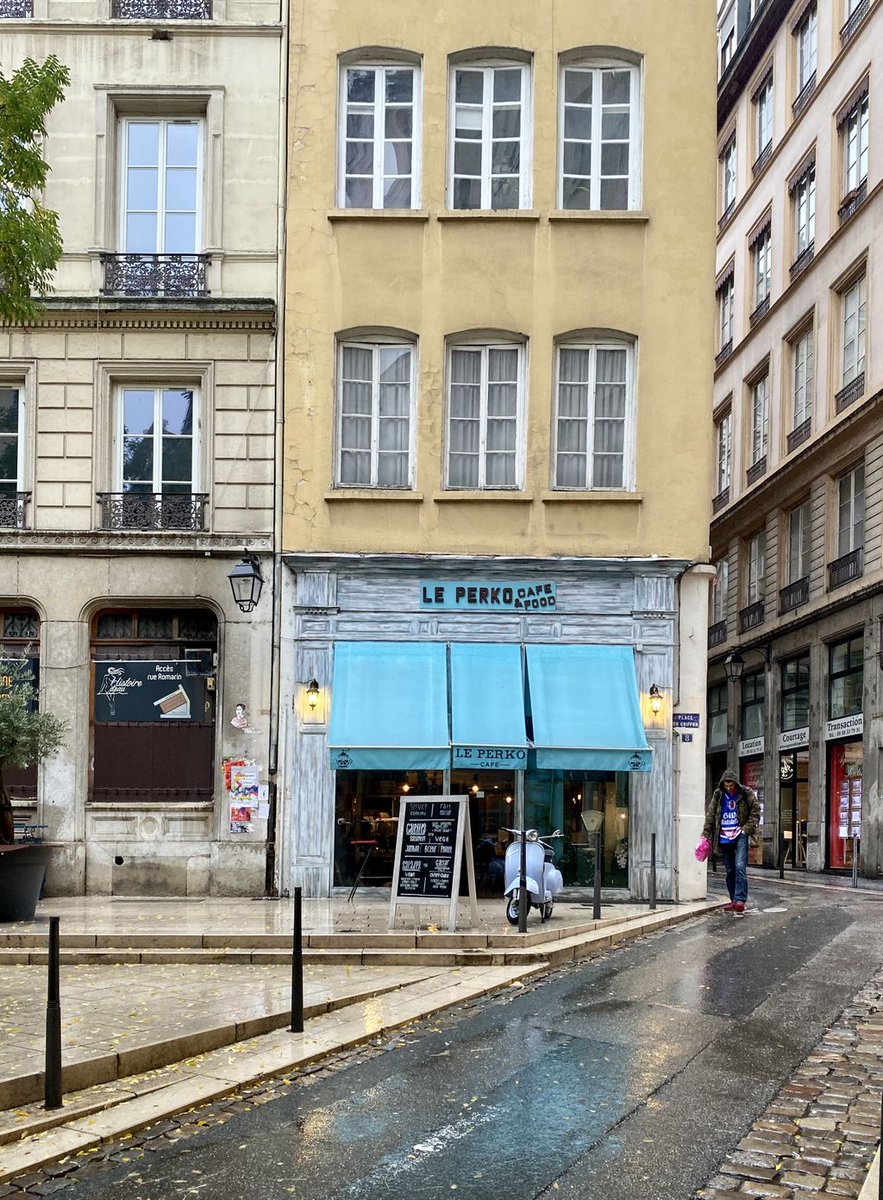 MelangeTravel's tweet photo. Wonder if it’s a coincidence that the Vespa parked out front matches the color of the awning? #Lyon #inLyon #OnlyLyon 💙 https://t.co/arENKXYOZO