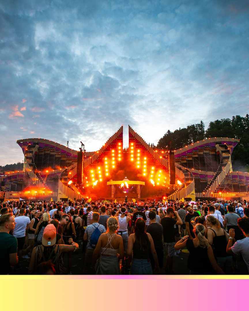 ElectricLoveAUT's tweet photo. Let's wallow in memories! 😍

#ELF19 #ELF20 #CantWait https://t.co/BGFK5xD5KZ