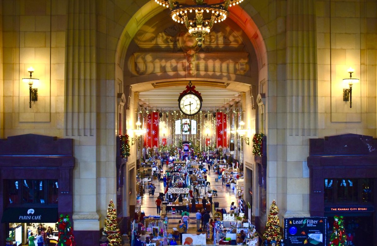 ourboomerblog's tweet photo. Do you Shop Small?
(Pictured: Union Station in Kansas City)
"When you support small business, you're supporting a dream."
Shop Small Saturday is an annual celebration of shopping local.
@UnionStationKC @VisitKC
#ShopSmall #shopsmallsaturday #Strawberryswingkc #holidayswing https://t.co/JsRmvLDxaP