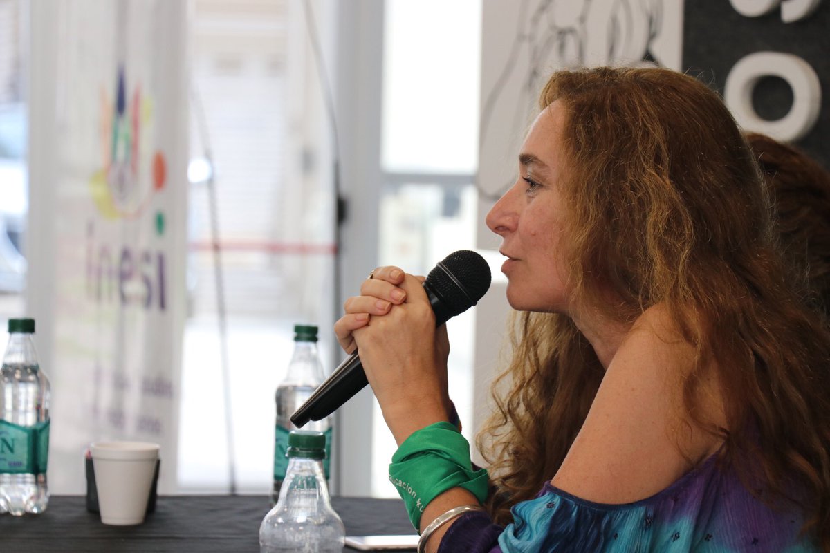 inesi_arg's tweet photo. Seguimos en vivo con la segunda parte de nuestro diplomado en @inesi_arg y escuchá a la compañera @lucila_puyol , integrante de H.I.J.O.S., y del Movimiento de Mujeres, lesbianas, travestis y trans de Santa Fe #Inesi #Diplomado #ESIesINESI https://t.co/LprGzJLQN8