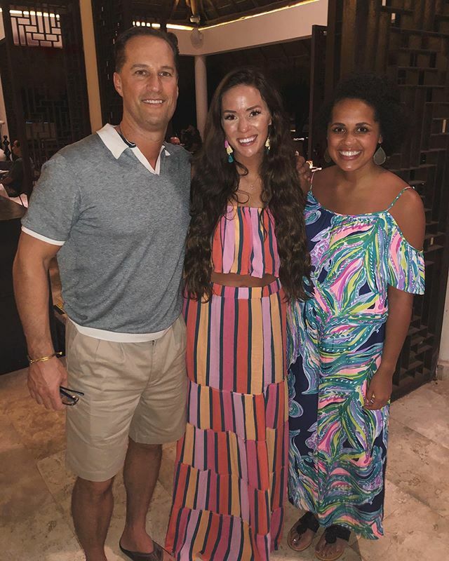 CarmynMaria's tweet photo. Still unsure if Kim has accepted that Jeff is around for good now 😜 #WethingtonWedding https://t.co/YPNhvEW6Z3 https://t.co/yyWm3ofY1c