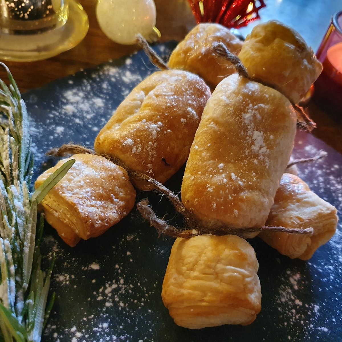 KitchenHalal's tweet image. Add something a little different to your dinner tables, try our Wild Sage &amp;amp; Red Onion Sausage Roll Crackers! 
Delivered pre-cooked, in packs of 3, available as part of the family feast, or individually.
Order online:
gourmerhalalkitchen.co.uk
#halal #halalsausage #christmasfood