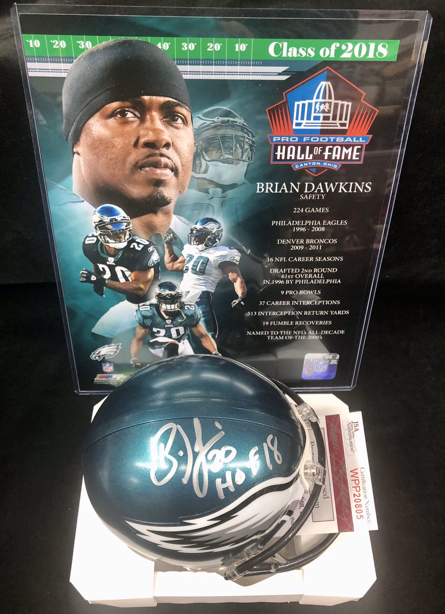 carlscards's tweet image. Bonus 🏈 When you make an in store purchase today you’ll be in the running to win this Brian Dawkins autographed mini helmet! 
BDAWK wants you to shop small on this Small Business Saturday! #shopsmall #Eagles #bdawk