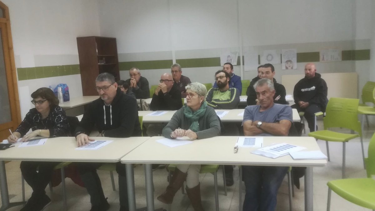 carlosdeespanya's tweet photo. Gracias a la Agrupación de Protección Civil de Felanitx por su confianza en nosotros. #sapsos #socorrisme #desfibrilador #primerosauxilios https://t.co/DxaZOrMsI6