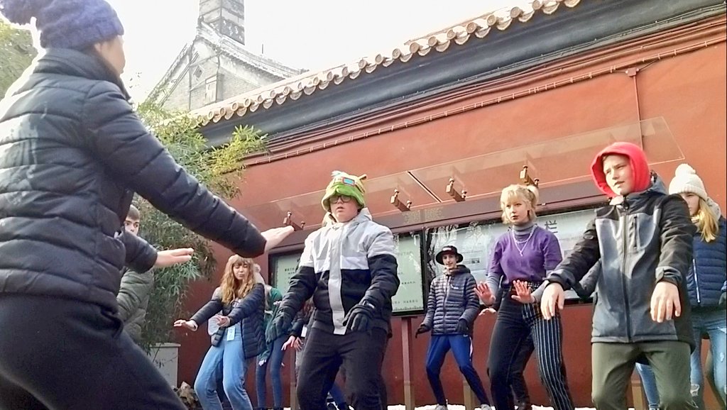 ChineseCarisbrk's tweet photo. 25 fabulous @CarisbrookeColl students practising Tai Chi in a snowy Jinshan park this morning. #ProudestTeacherEver #BestSchoolTripEver #中国 #China #SnowInBeijing #北京 https://t.co/ZOol53kXXy