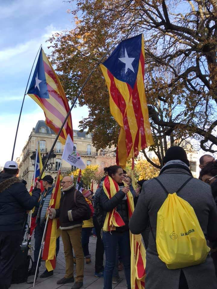 Ouiaupayscatalan (@ouiaupayscat) on Twitter photo Avui, manifestem a Paris ! <a href="/RetPS/">Régions et Peuples solidaires (R&PS)</a>
#pourqueviventnoslangues #OPCat Avui, manifestem a Paris ! <a href="/RetPS/">Régions et Peuples solidaires (R&PS)</a>
#pourqueviventnoslangues #OPCat