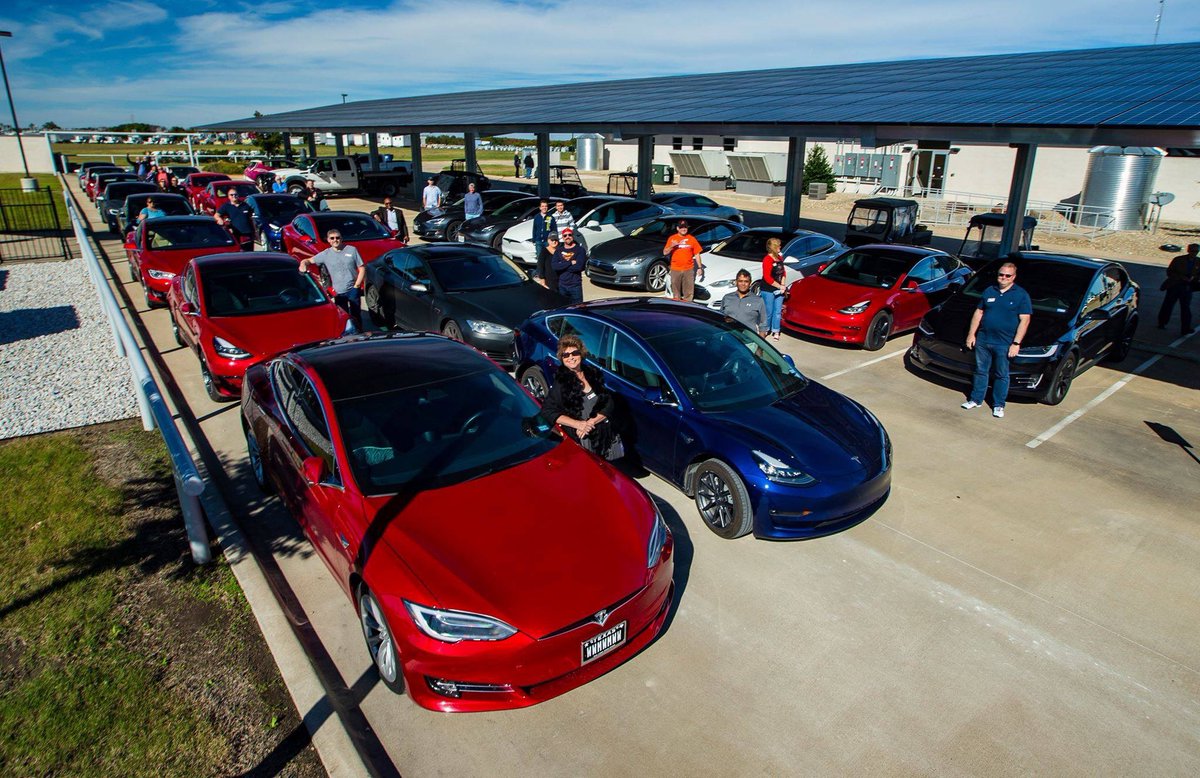 NTXTeslaOwners's tweet image. #forwardfacing #justafew