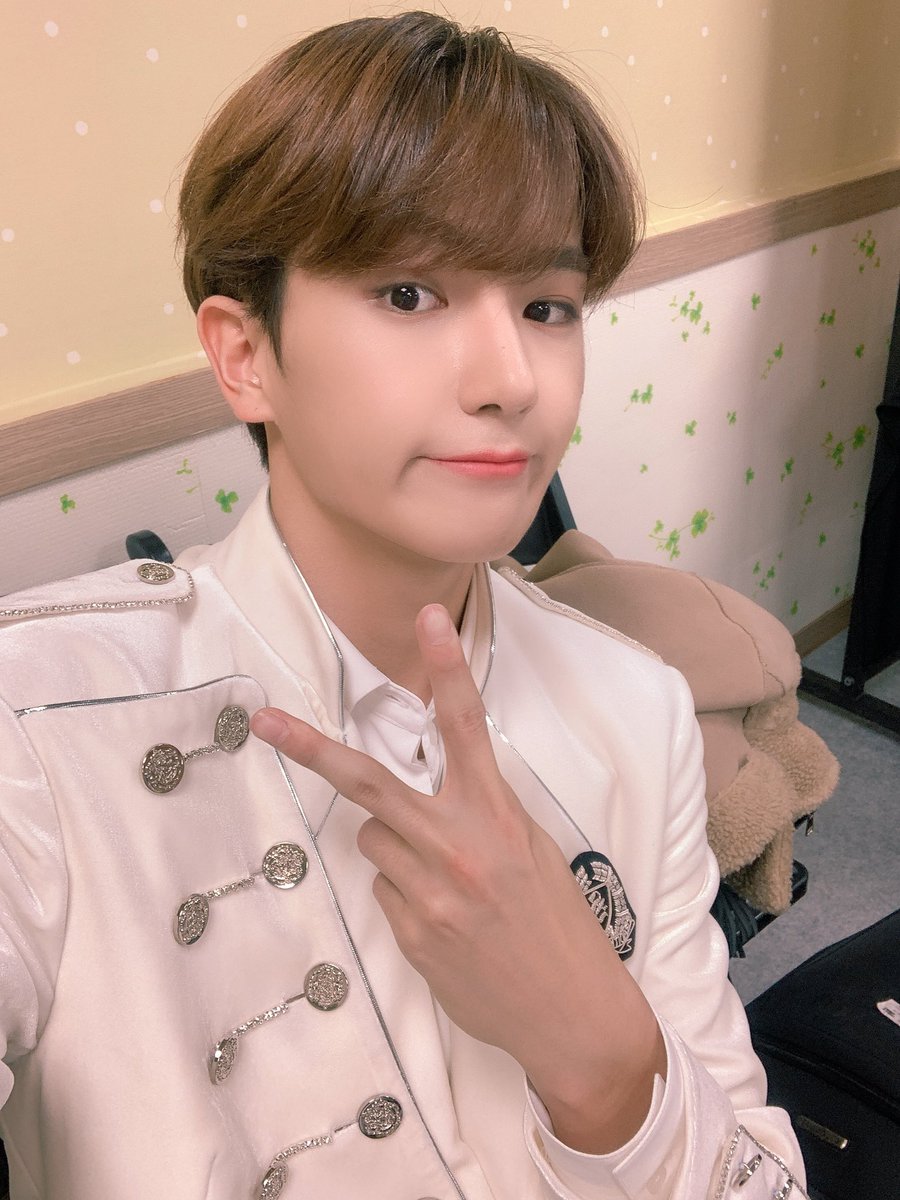 WE_THE_BOYZ's tweet photo. [현재] 고마워요 더비❤️ https://t.co/tR9GdqjlK8
