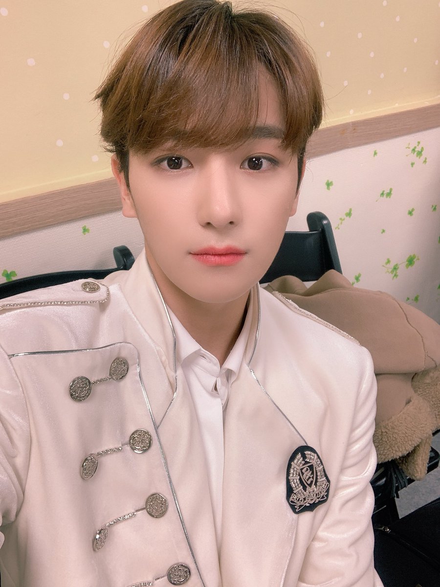 WE_THE_BOYZ's tweet photo. [현재] 고마워요 더비❤️ https://t.co/tR9GdqjlK8