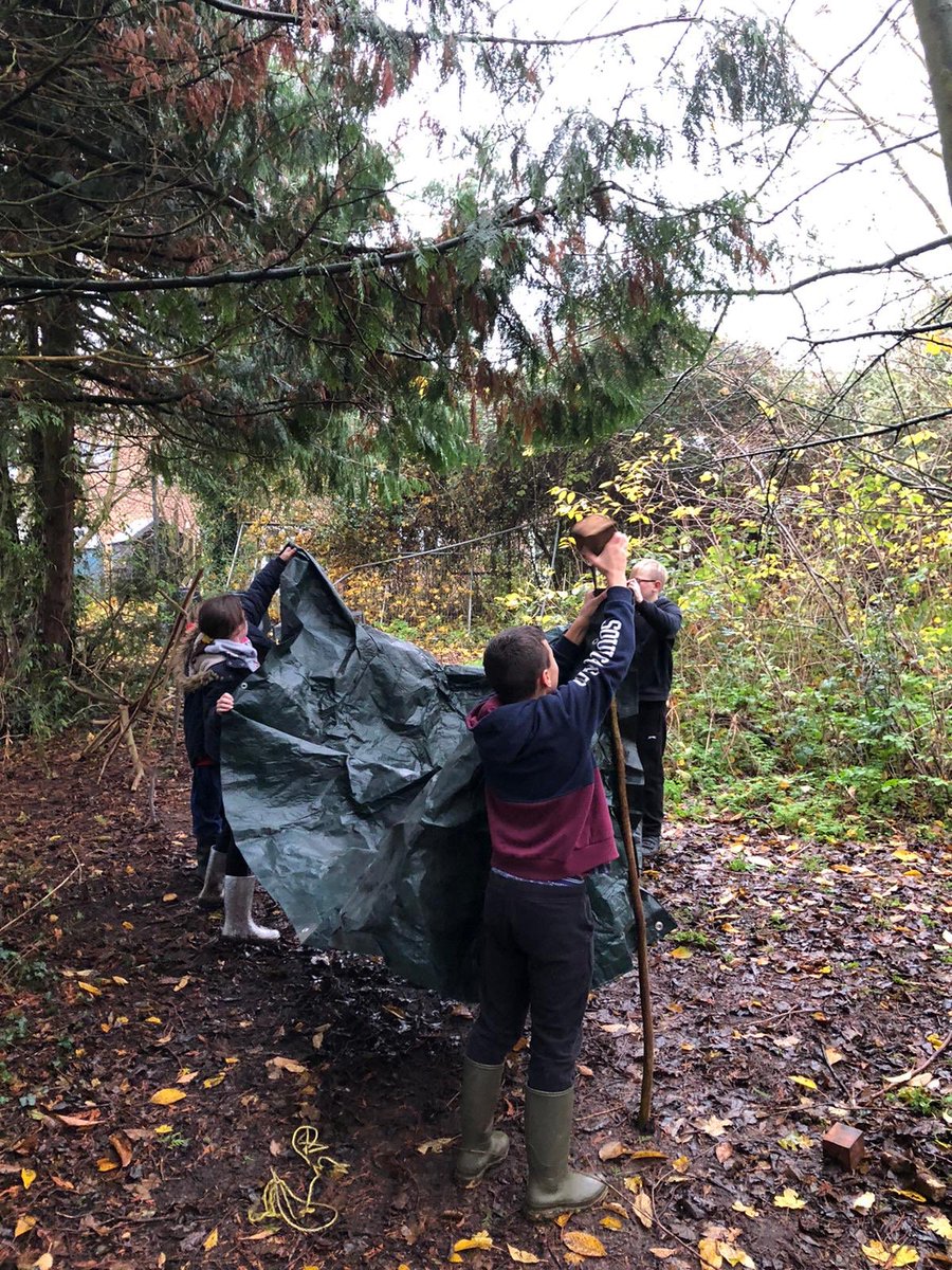 SETSaxmundham's tweet photo. There is lots happening in forest school on a Friday. Constructing a shelter &amp; building bug houses  #community #confidence https://t.co/jwbYOhrp5K