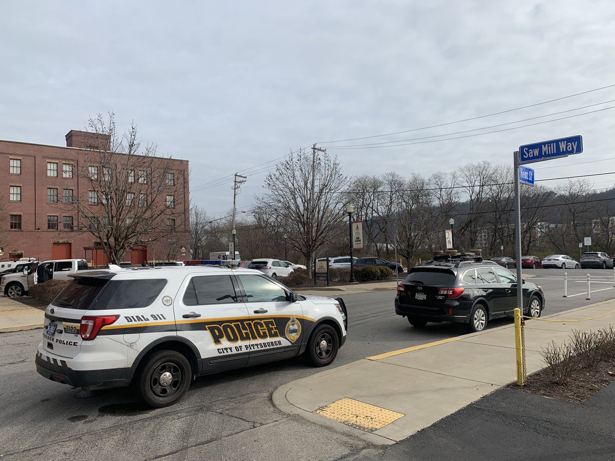 NewsNatasha's tweet photo. @bencschmitt @meganguzaTrib #Pitrsburgh cops still parked at Heinz Lofts along the former Heinz plant along the Allegheny River front near the city’s Troy Hill neighborhood. 

Stay tuned to @TribLIVE’s  @meganguzaTrib &amp; @TribSports for updates. https://t.co/PMhrNM8GWf