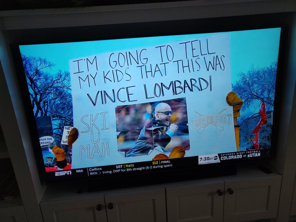 MostlyMueller's tweet photo. #GopherGameDay https://t.co/L2xglaa4c1