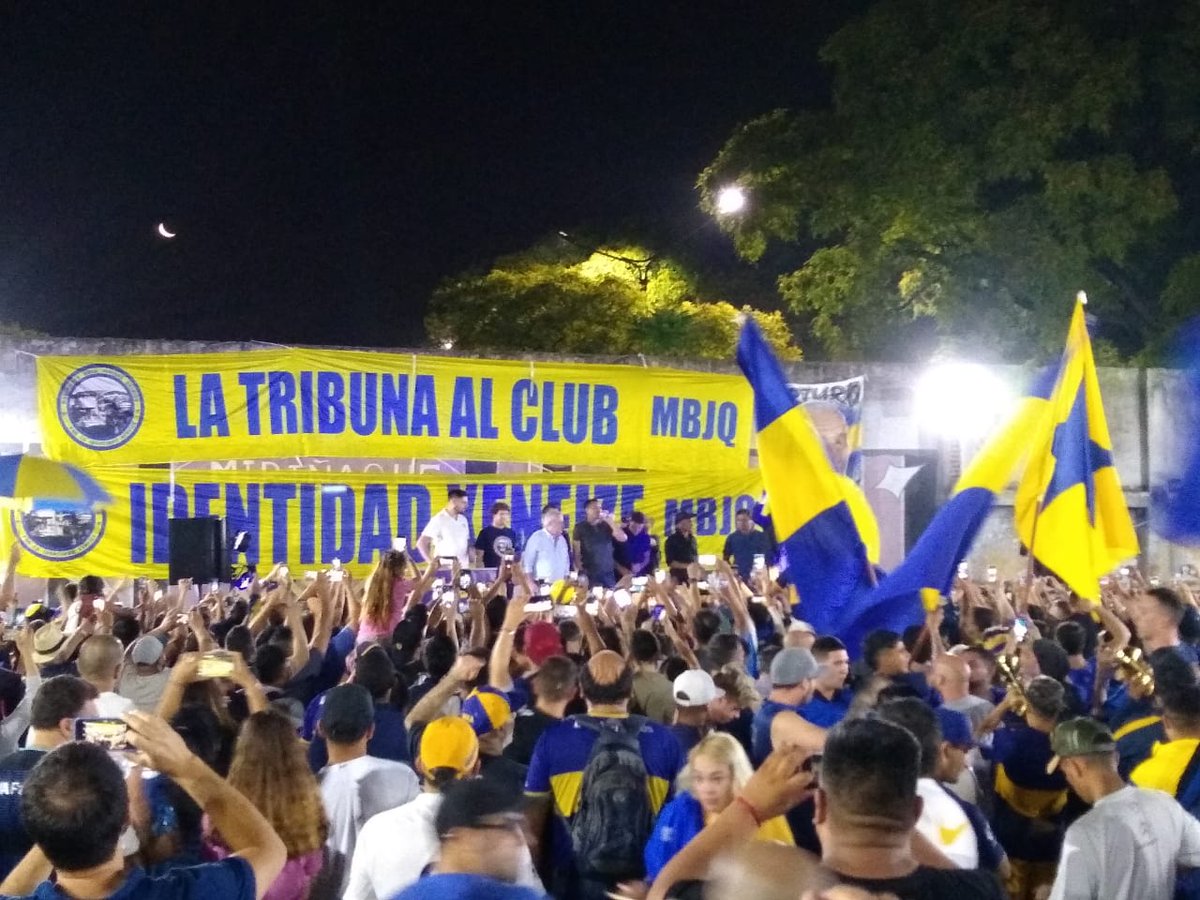 MBocaJrsQuerido's tweet photo. LA TRIBUNA AL CLUB 

En el MBJQ tuvimos el honor y placer de tener a nuestros dirigentes Eugenio Buscaglia, Diego Anro y Darío Elgadban junto al futuro presidente Jorge Ameal y al futuro vice 2do Juan Román Riquelme, hablándole a nuestra militancia. https://t.co/4xLdDQhOft