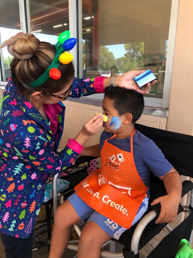 EscobarValois's tweet photo. Kids workshop at store 6872! https://t.co/jAwNtgdrQc