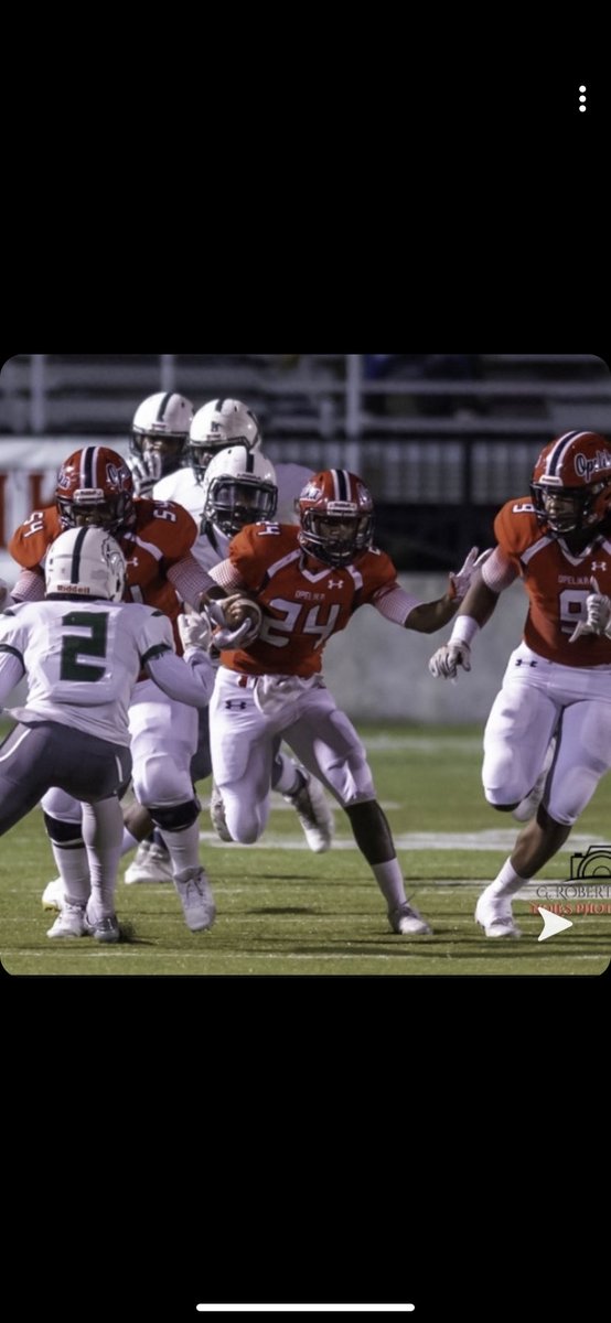 tolbertjd21's tweet photo. This season coming in I didn’t know what to expect, it was my first year playing running back, and there were up and downs but regardless of that we had a great a season and I still had fun being around my teammates and my coaches 💯❤️ until next season.... https://t.co/v3gKYqcZnH