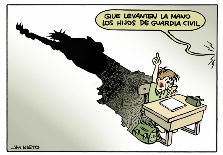 Recordamos a la Casa Real que, SM entregará el martes el premio al mejor chiste gráfico del año a esta vergonzosa viñeta inspirada en las falsas acusaciones de despreciar a hijos de guardias civiles vertidas contra profesores de instituto. Todos los casos, TODOS, se archivaron