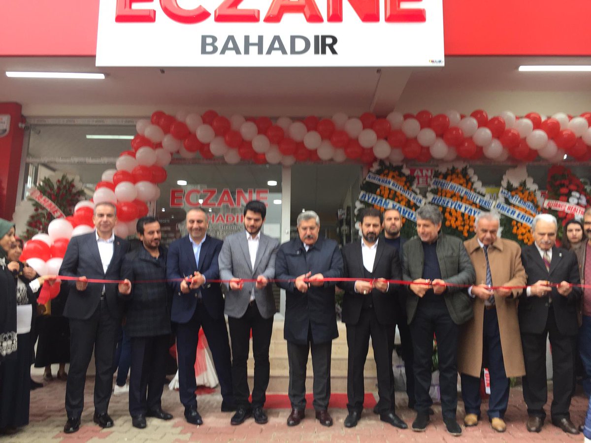 lutfikasikci's tweet photo. Kırıkhan'da hizmete giren Bahadır Çapık beyin sahibi olduğu Bahadır Eczanesinin açılışını yaptık. Hayırlı kazançlar diliyorum. https://t.co/bOSww19TjI