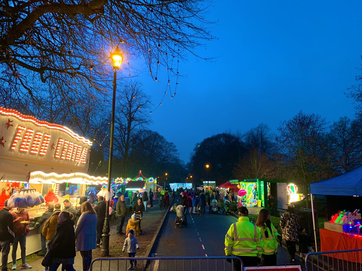 It’s the lovely <a href="/WolvesCouncil/">Wolves Council</a>’s #Tettenhall #Christmas #Lights #SwitchOn this evening... what are you up to? Why not pop along, lights switched on at 6.30pm! 👍🎄🎁🎅🏽 <a href="/ExpressandStar/">Express & Star</a>  @signal107 <a href="/WolvesMayor/">WolvesMayor</a> <a href="/Tettenhall/">Tettenhall</a> <a href="/WolvesSanta/">Wolverhampton Santa</a> #FairOrgan