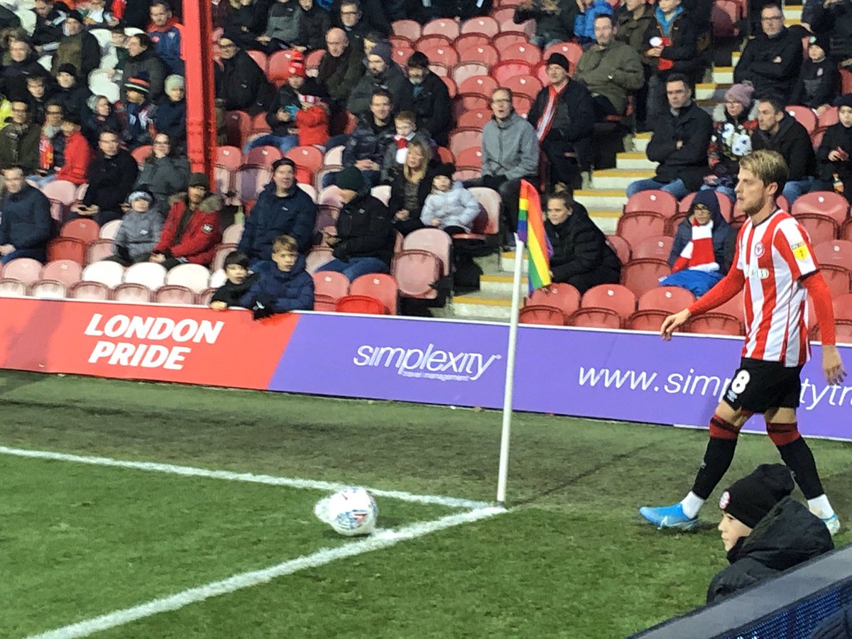 Beesotted's tweet image. Rainbow flag flying high at Griffin Park today🏳️‍🌈

#RainbowLaces #RainbowLacesDay