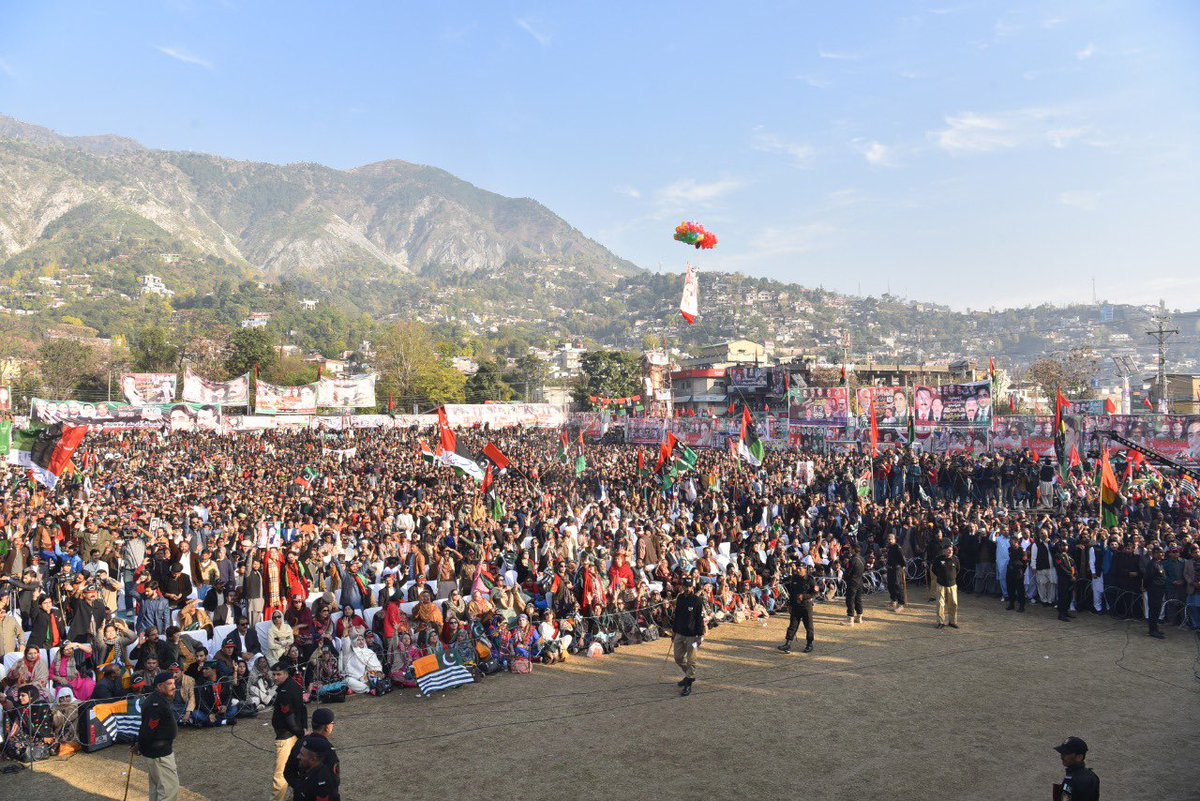 BBhuttoZardari's tweet photo. Thank you to Azad-Kashmir for hosting this years foundation day. The PPP turned 52 today. Now more than ever we need a people’s agenda that guarantees our democratic rights, human rights and economic rights in order to build a peaceful, prosperous and progressive Pakistan. https://t.co/g59MlbK7s7