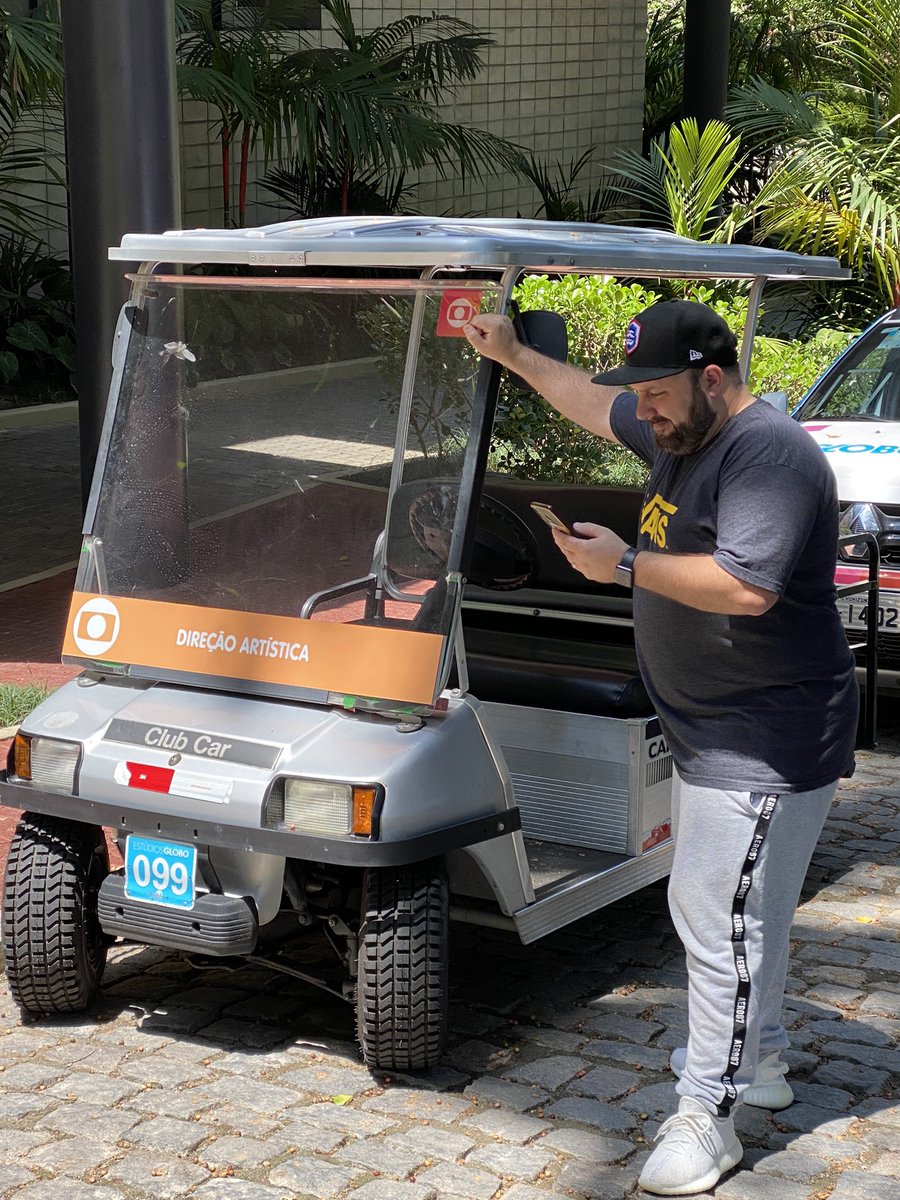 brunoclash_'s tweet image. Youtubers no BBB!? Vazou, os paparazzis realmente estão por todas as partes! #projac