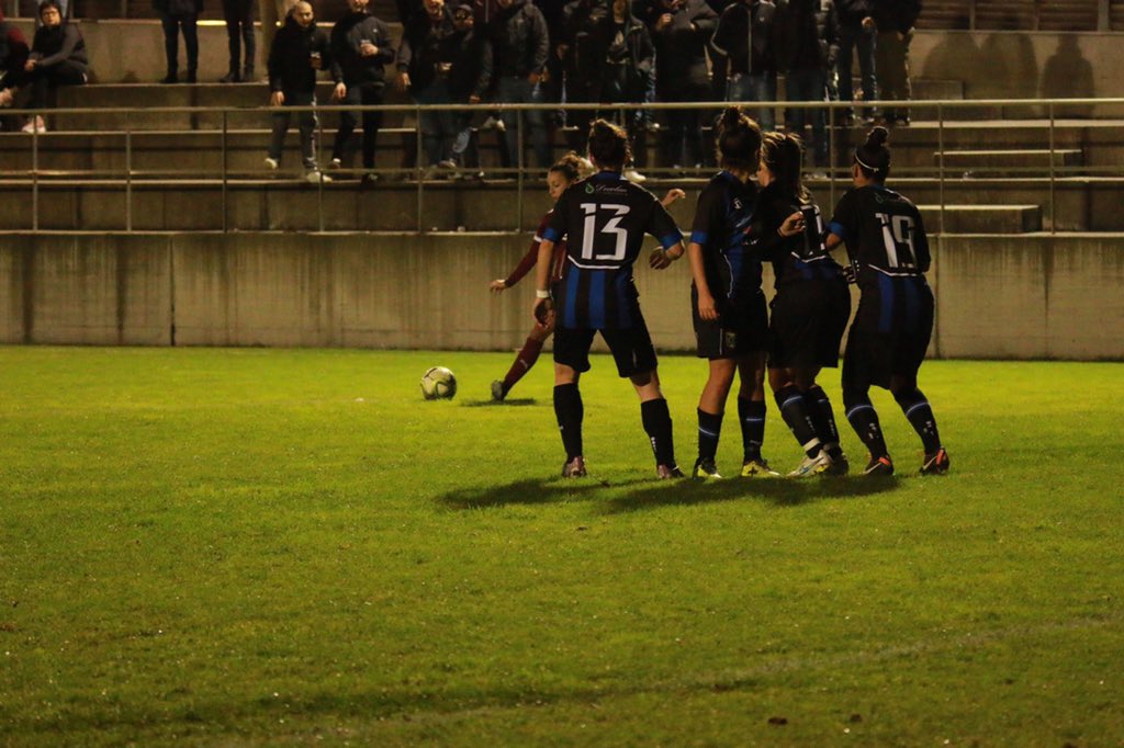 ServetteFCCF's tweet photo. 📸 Le but de Paula Serrano et la joie des Grenat. #SCBSFCCF 0-2 https://t.co/UUJlQ5DeYS