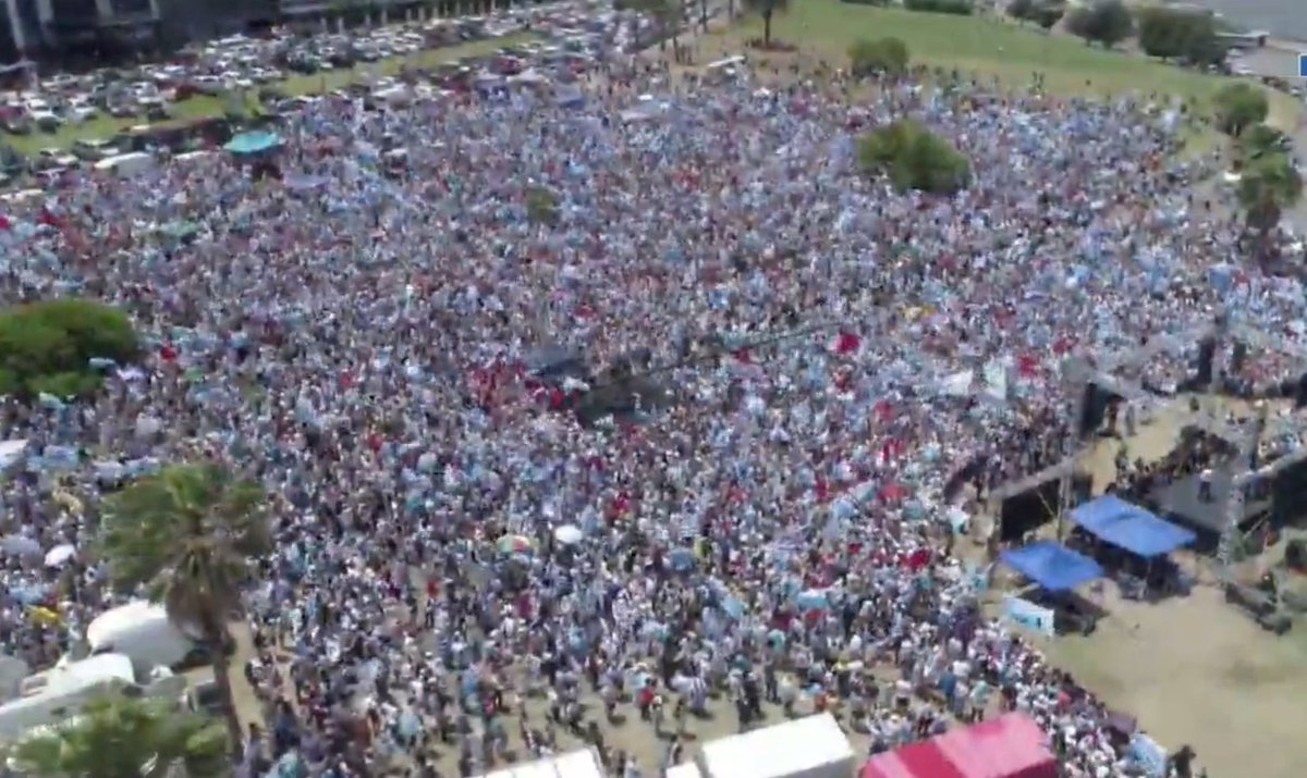 jgamorin's tweet photo. “...Si esto no es pueblo, ¿el pueblo dónde está?..”

Ahora, todos juntos para lograr el mejor futuro para todos

@LuisLacallePou Presidente
@beatrizargimon Vicepresidenta

@PartidoColorado 
@PNACIONAL
@pindependiente
@lagenteuy
@MSArtiguista

#Vinimos
#EsAhora

¡Viva #Uruguay! https://t.co/26QRoGtdDJ