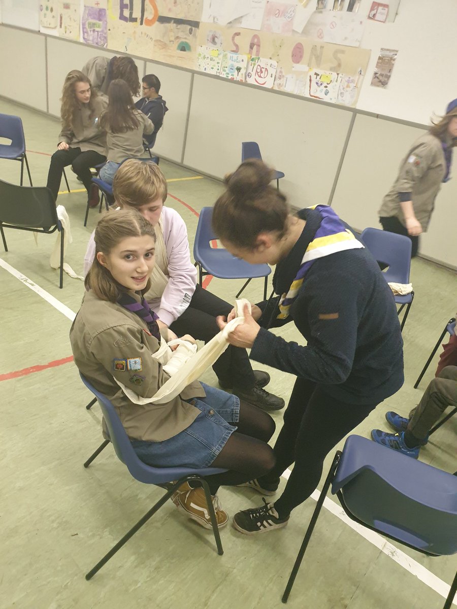 This week our #explorers have been learning #SkillsForLife alongside <a href="/ChorltonBeesESU/">Chorlton Bees Explorer Scouts</a> by completing their Emergency Aid Stage 3 badge. #firstaid #emergencyaid #iscout #explorerscouts