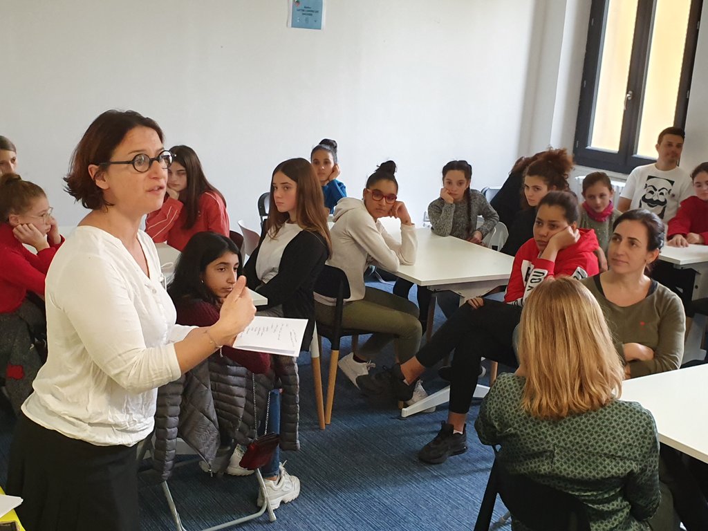 #GirlsTechDayMarseille Présentation 1er atelier sur la sécurité numérique. Tout le monde devient hackeur 🤪
@Inst_Telemaque <a href="/digital_ladies/">Digital Ladies &Allies⚡️#WoGiTech #VivaTech 🎉</a> #womenintech