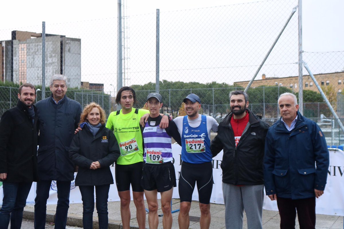 upsa's tweet photo. 👏🏻👏🏻👏🏻 ¡¡¡Ánimo, corredores!!! 🏃🏼‍♀️🏃🏻��♂️Toda nuestra admiración y apoyo a los participantes de la IV San Silvestre Universitaria ‘We Are Ready’ UPSA, que han desafiado a la lluvia y el frío en #salamanca 👌🏻👟🏅• @WeAreReadyRun @deportesUPSA #correporlaeducación #comunidadponti https://t.co/GubuiY96Fx