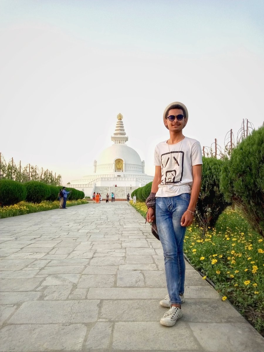 NareshKushmi3's tweet image. Its okay to be dominated by your partner if he/she love doing that but when it's your turn to be dominating. she/he can't tolerate that then move on before breaking up. 
              -Noah aka Naresh kushmi

#Beselfish #Beselfless #AtsameTime